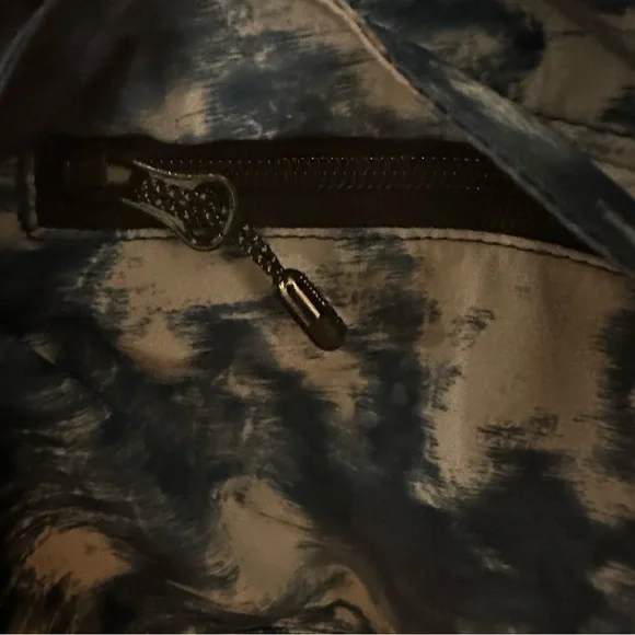 Lululemon Light Speed Vest Sea Side Silver Fox Alberta Lake Sz 10 - Picture 8 of 13